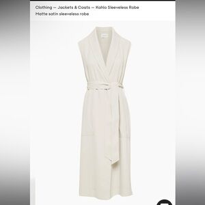 Aritzia Babaton Kahlo sleeveless robe